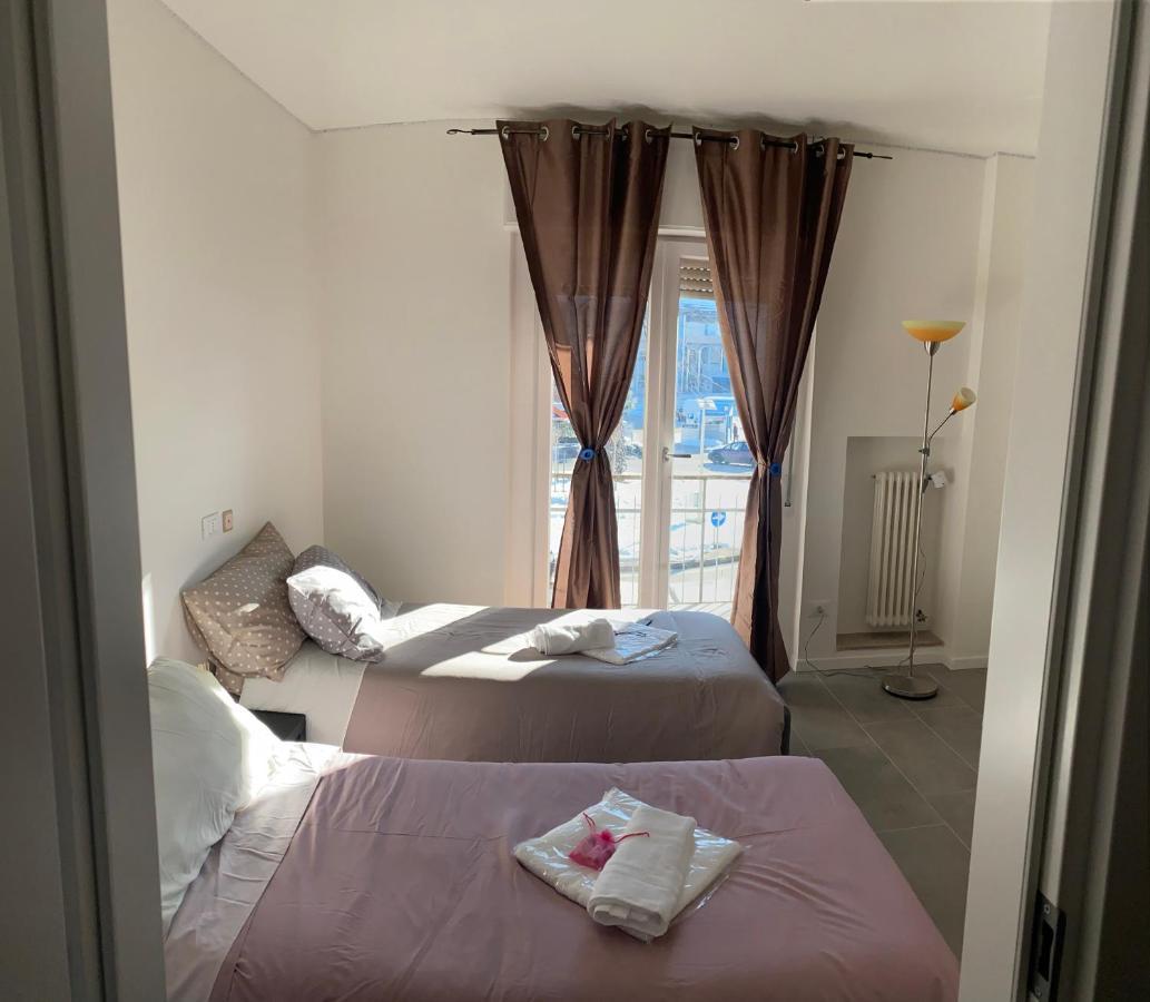 לינה וארוחת בוקר טרנטו Michelangelo House מראה חיצוני תמונה